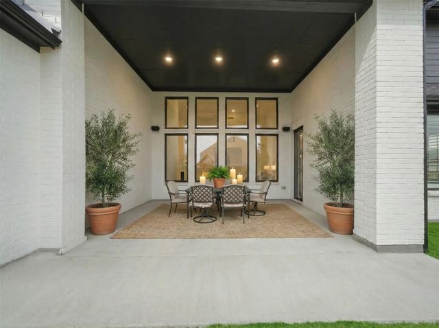 2113 Heather Hills Drive, Fort Worth, TX 76008