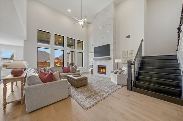 2113 Heather Hills Drive, Fort Worth, TX 76008