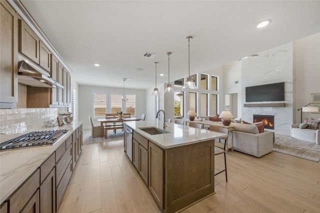 2113 Heather Hills Drive, Fort Worth, TX 76008