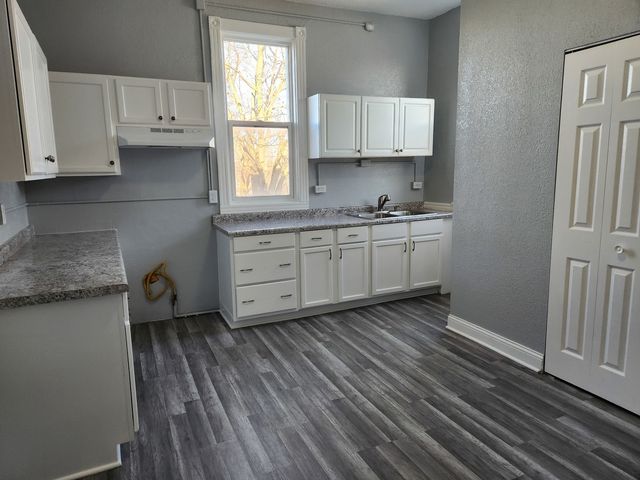 7 National Street 7, Elgin, IL 60123