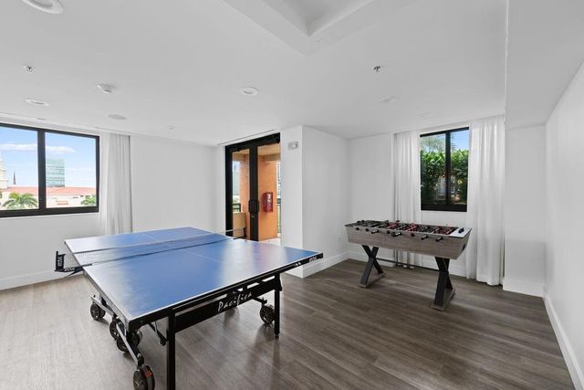 100 N FEDERAL Highway 1126, Fort Lauderdale, FL 33301