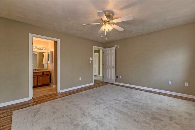 1009 Derekton Dr, Unity Twp, PA 15650