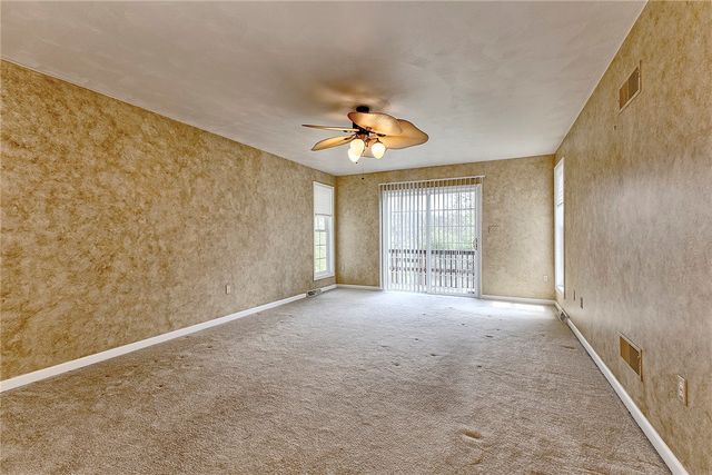 1009 Derekton Dr, Unity Twp, PA 15650