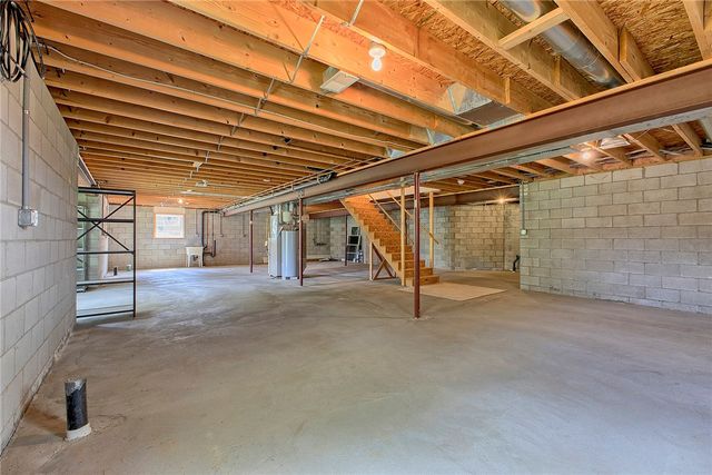 1009 Derekton Dr, Unity Twp, PA 15650