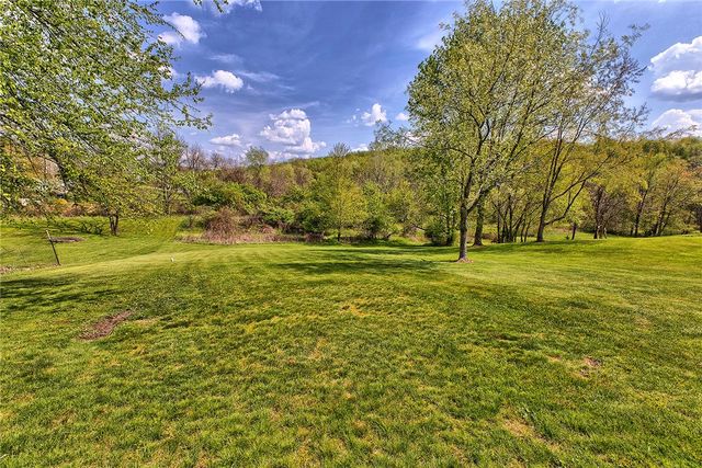 1009 Derekton Dr, Unity Twp, PA 15650