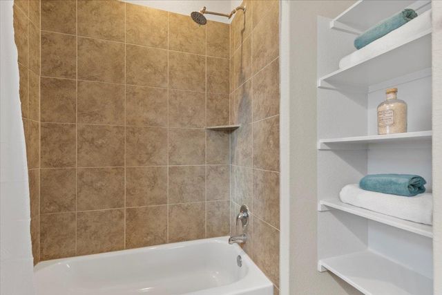 123 Saranac DR, Elgin, TX 78621