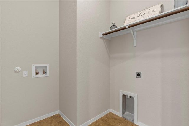 123 Saranac DR, Elgin, TX 78621