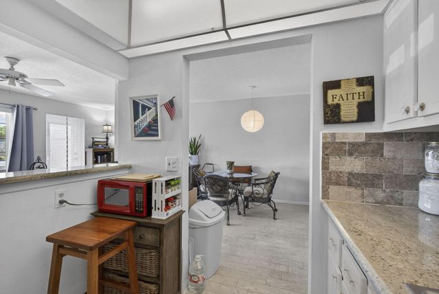 106 Camden E, West Palm Beach, FL 33417