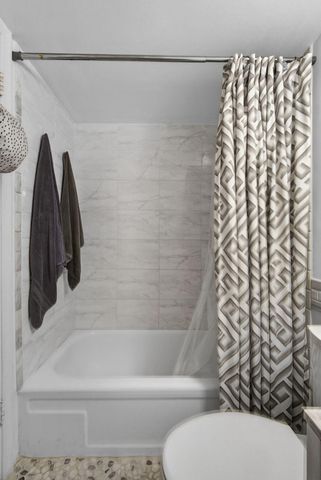 106 Camden E, West Palm Beach, FL 33417