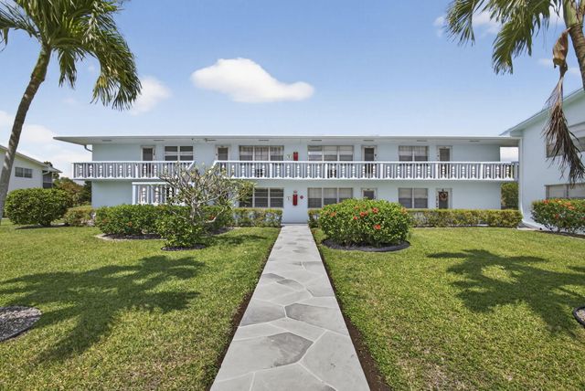 106 Camden E, West Palm Beach, FL 33417