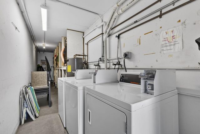 106 Camden E, West Palm Beach, FL 33417