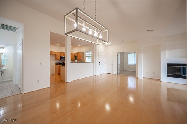 904 Duckhorn Court 204, Las Vegas, NV 89144