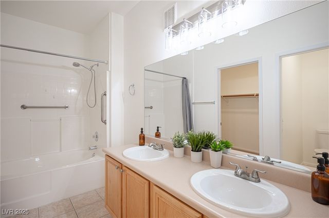 904 Duckhorn Court 204, Las Vegas, NV 89144