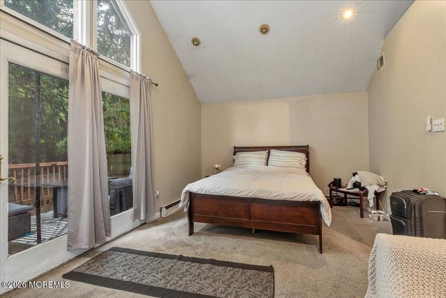 512 Henry Place, Middletown, NJ 07748