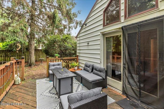 512 Henry Place, Middletown, NJ 07748