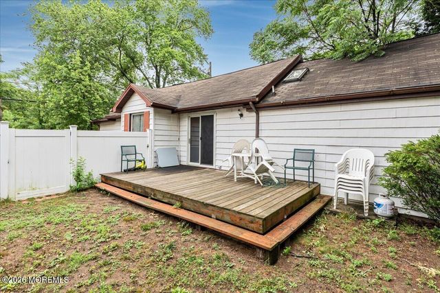 512 Henry Place, Middletown, NJ 07748