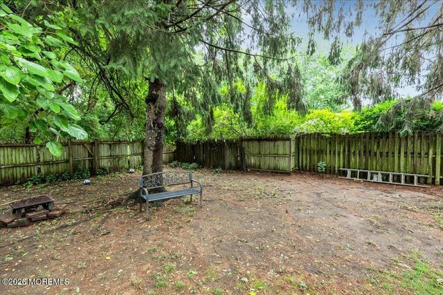 512 Henry Place, Middletown, NJ 07748