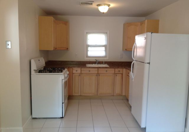 512 Henry Place, Middletown, NJ 07748