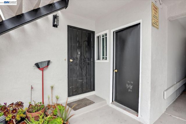 484 B St, Hayward, CA 94541