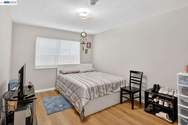 484 B St, Hayward, CA 94541