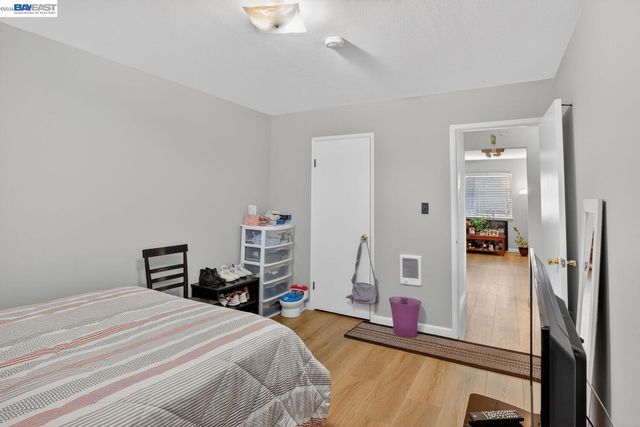 484 B St, Hayward, CA 94541