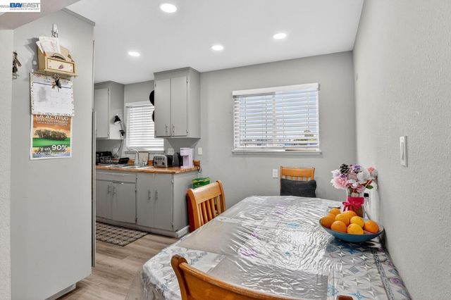 484 B St, Hayward, CA 94541