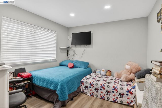 484 B St, Hayward, CA 94541