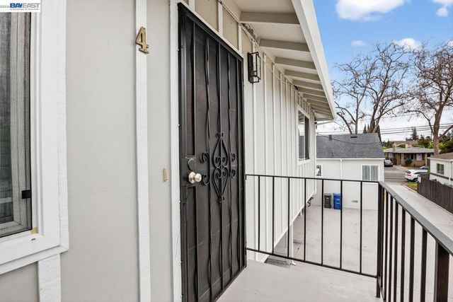 484 B St, Hayward, CA 94541