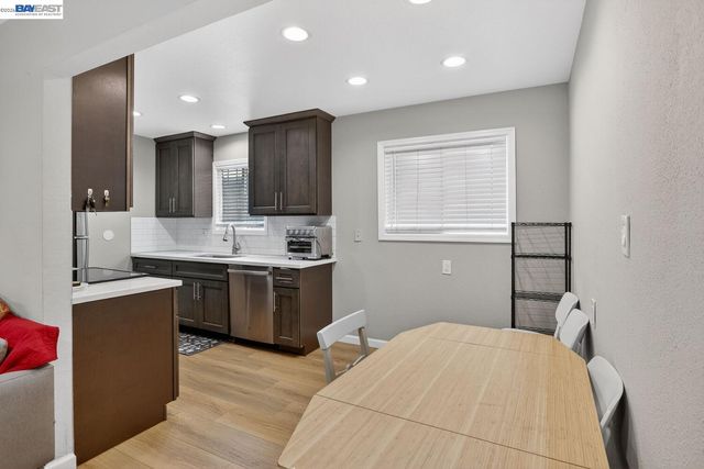 484 B St, Hayward, CA 94541