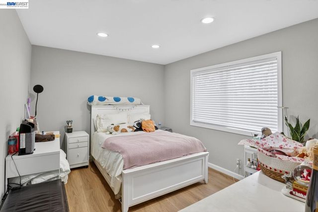 484 B St, Hayward, CA 94541