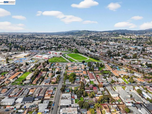 484 B St, Hayward, CA 94541
