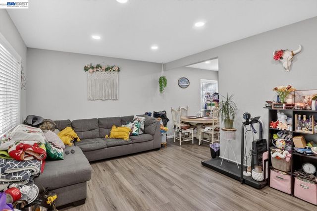 484 B St, Hayward, CA 94541