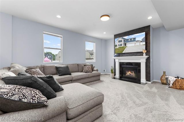 58176 Thomas Drive, New Haven, MI 48048