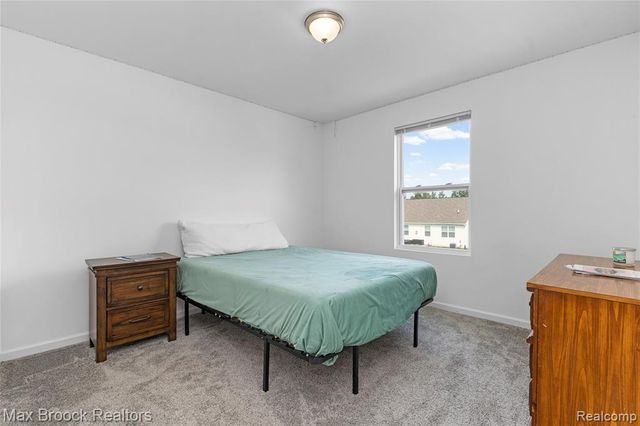 58176 Thomas Drive, New Haven, MI 48048