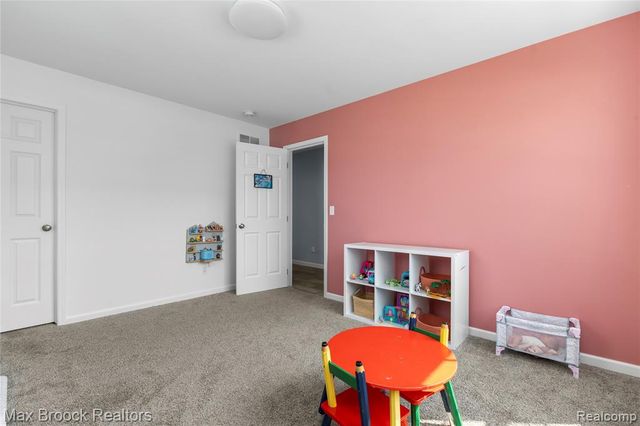 58176 Thomas Drive, New Haven, MI 48048