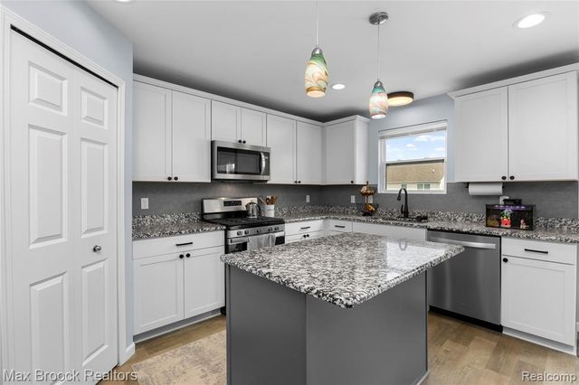 58176 Thomas Drive, New Haven, MI 48048