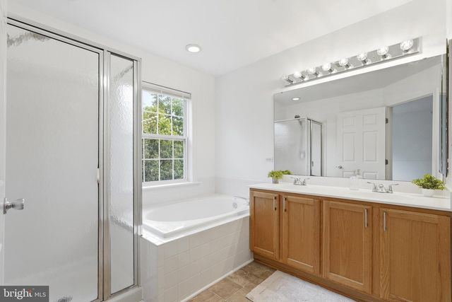 9041 FALCON GLEN CT, Bristow, VA 20136