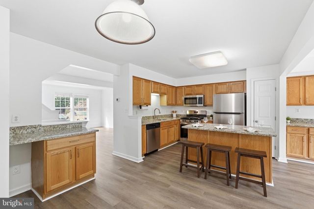 9041 FALCON GLEN CT, Bristow, VA 20136