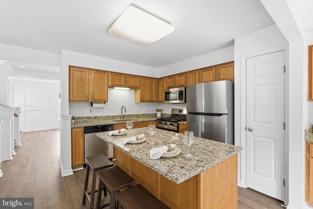 9041 FALCON GLEN CT, Bristow, VA 20136
