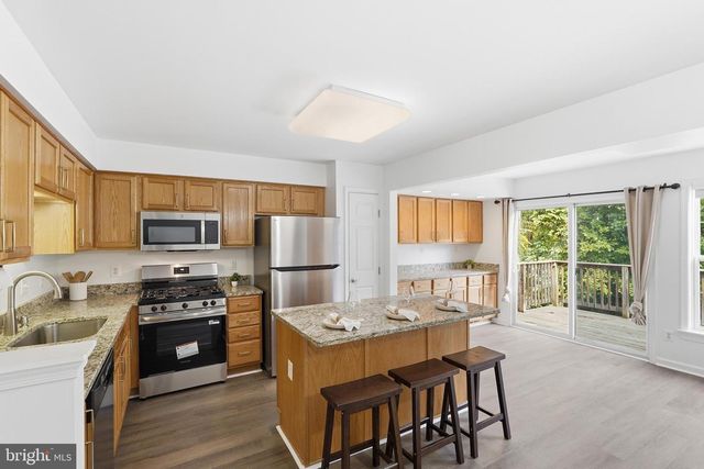 9041 FALCON GLEN CT, Bristow, VA 20136