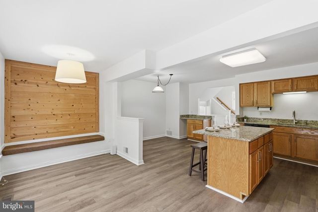 9041 FALCON GLEN CT, Bristow, VA 20136