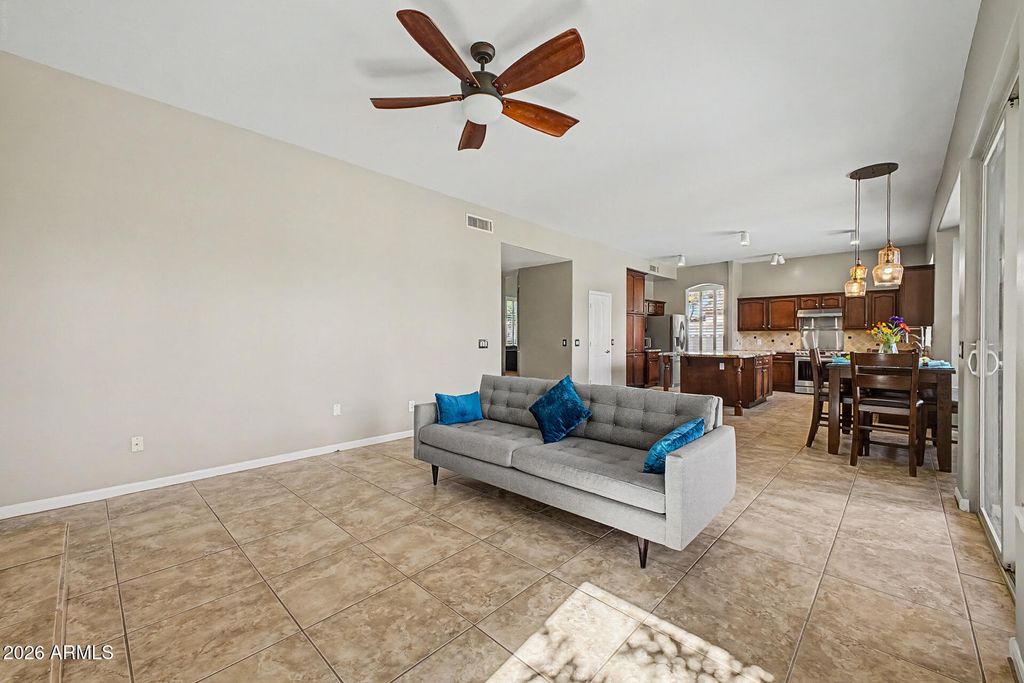 Image 12 of property listing at 5131 W LAREDO Court, Chandler, AZ 85226