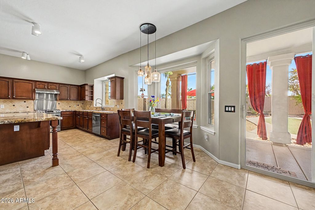 Image 15 of property listing at 5131 W LAREDO Court, Chandler, AZ 85226