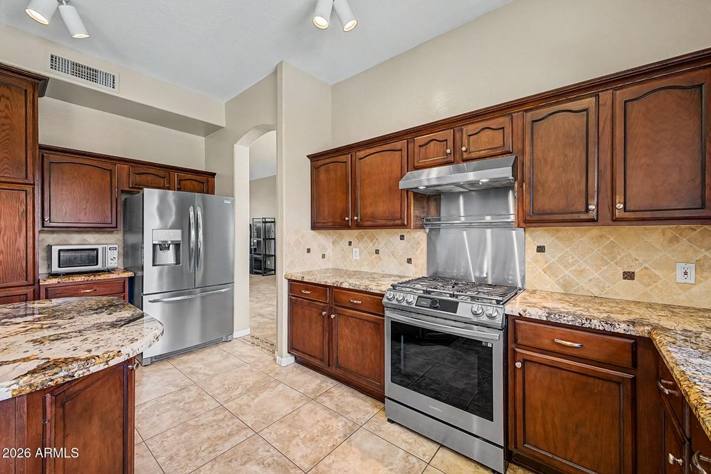 Image 19 of property listing at 5131 W LAREDO Court, Chandler, AZ 85226