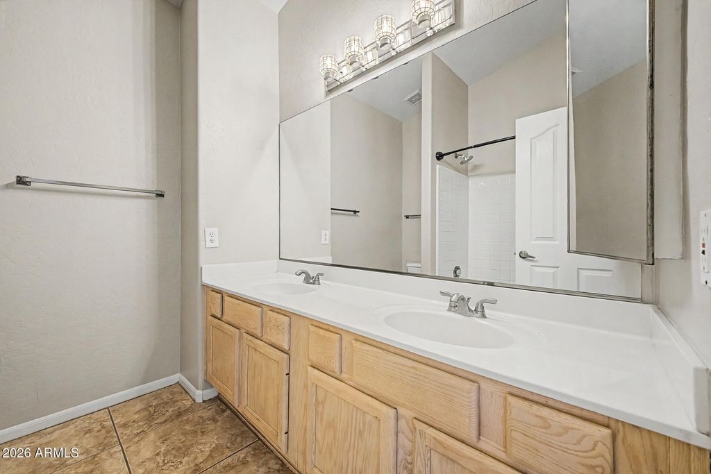 Image 33 of property listing at 5131 W LAREDO Court, Chandler, AZ 85226