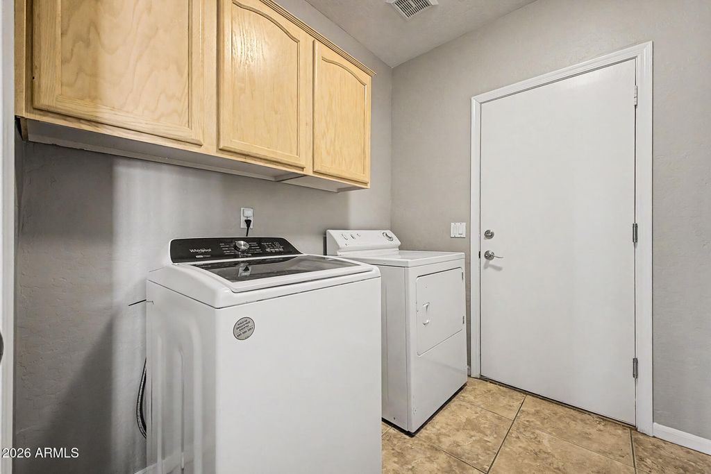 Image 40 of property listing at 5131 W LAREDO Court, Chandler, AZ 85226