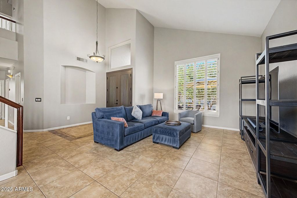 Image 6 of property listing at 5131 W LAREDO Court, Chandler, AZ 85226