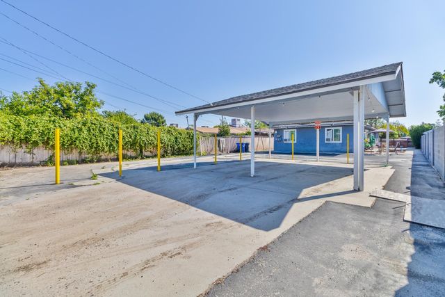 715 Faller Avenue, Sanger, CA 93657