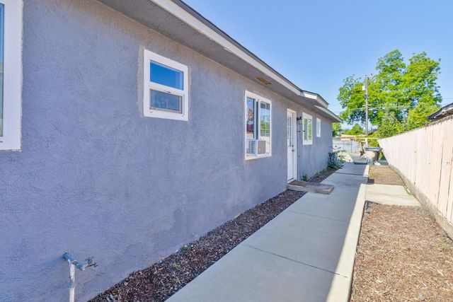 715 Faller Avenue, Sanger, CA 93657