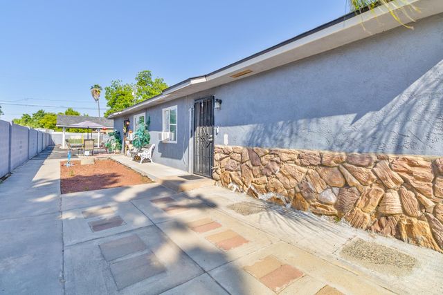 715 Faller Avenue, Sanger, CA 93657